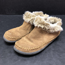 Load image into Gallery viewer, girls fur lined moccasin shoes
