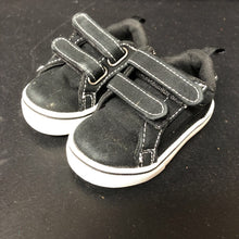 Load image into Gallery viewer, Boys Velcro Sneakers
