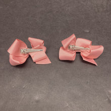 Load image into Gallery viewer, 2pk Solid Hairbow Clips
