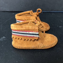 Load image into Gallery viewer, Boys Moccasins
