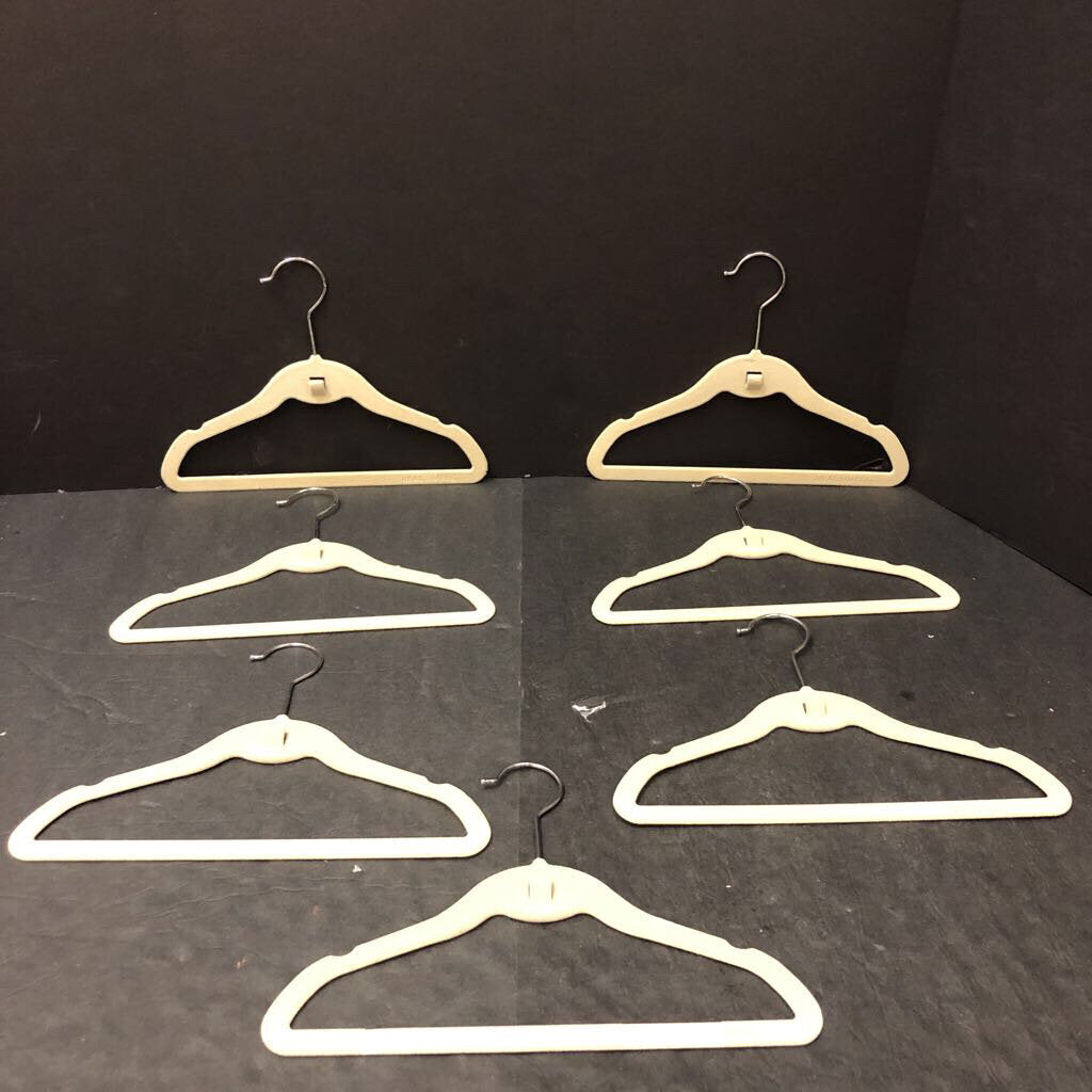 7pk Velvety Hangers (Real Simple)