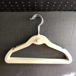 7pk Velvety Hangers (Real Simple)