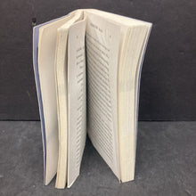 Load image into Gallery viewer, The Activist (Theodore Boone) (John Grisham) -paperback series
