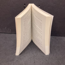 Load image into Gallery viewer, Emily Windsnap and the Land of the Midnight Sun (Liz Kessler) -paperback series
