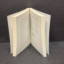 Load image into Gallery viewer, Emily Windsnap and the Siren&#39;s Secret (Liz Kessler) -paperback series
