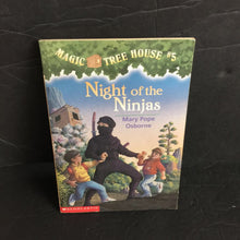 Load image into Gallery viewer, Night of the Ninjas (Magic Tree House) (Mary Pope Osborne) -paperback series
