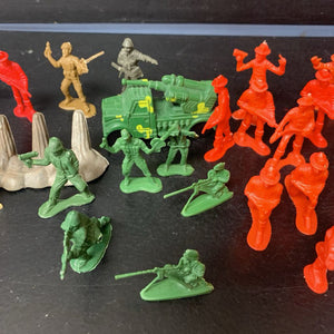 Set of Army Men w/Jeep