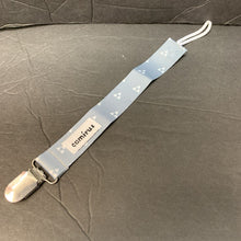 Load image into Gallery viewer, Triangle Pacifier Clip (Camirus)
