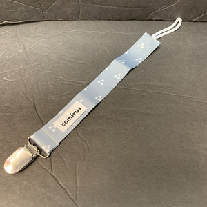 Triangle Pacifier Clip (Camirus)