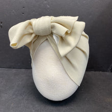 Load image into Gallery viewer, Girls Bow Hat
