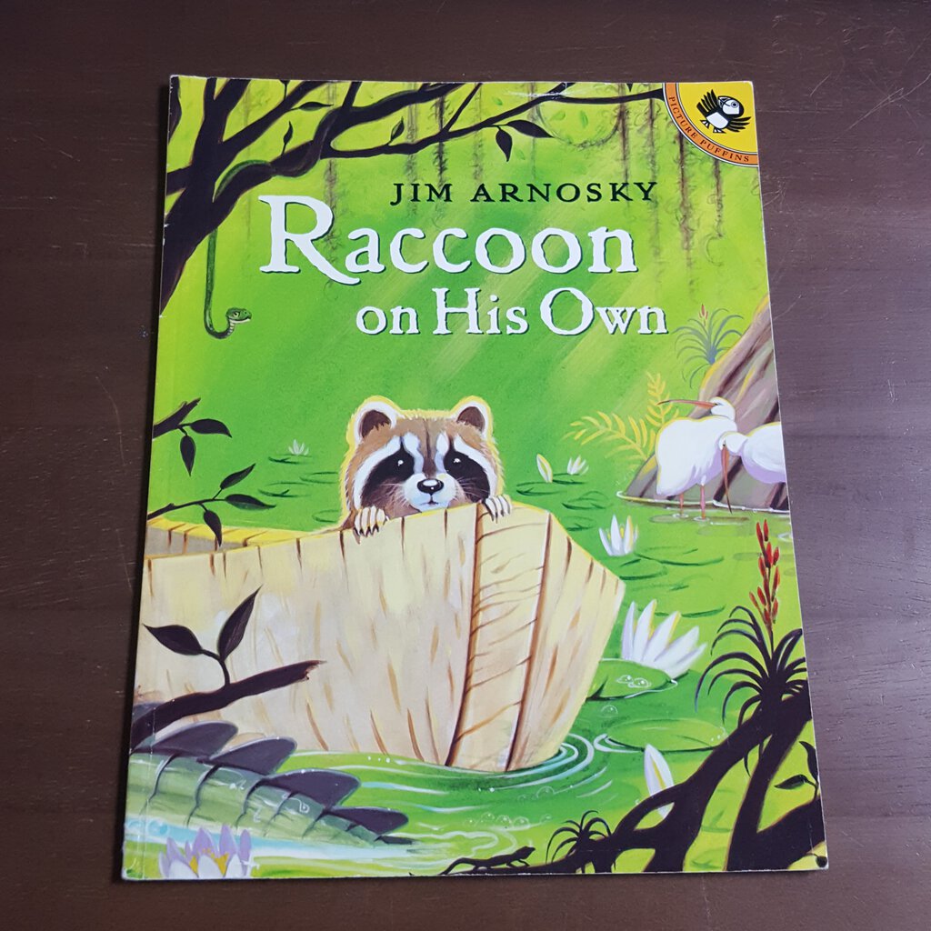 Raccoon On His Own (Jim Arnosky) -paperback