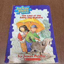 Load image into Gallery viewer, The case of the rainy day mystery (Jigsaw Jones) (James Preller) -series
