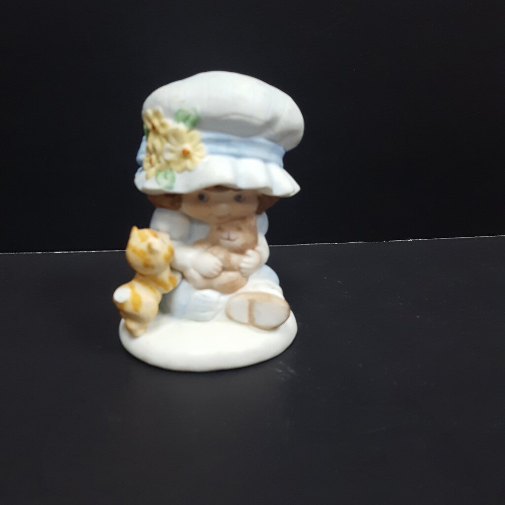 girl with cats figure