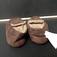 Load image into Gallery viewer, boy slippers
