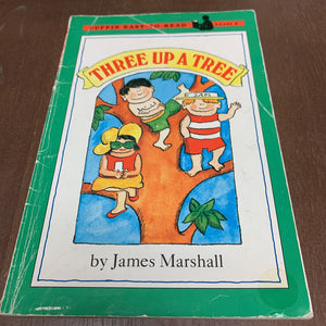 Three up a tree (Puffin Level 2) -reader