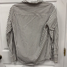 Load image into Gallery viewer, striped button down shirt
