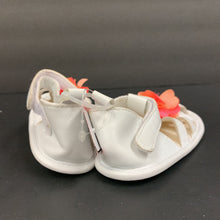 Load image into Gallery viewer, Girl Flower Crib Sandals

