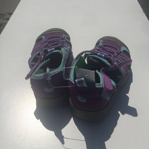 hiking sandals