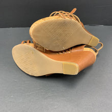 Load image into Gallery viewer, strappy wedge sandals
