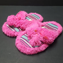 Load image into Gallery viewer, fuzzy slippers
