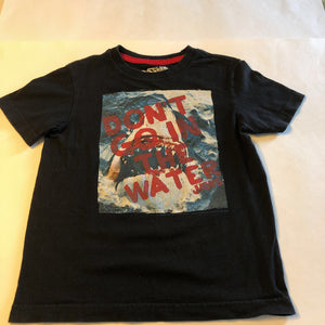 "dont go in..." jaws t-shirt