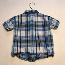 Load image into Gallery viewer, plaid button down shirt
