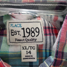 Load image into Gallery viewer, Plaid Button Down Shirt
