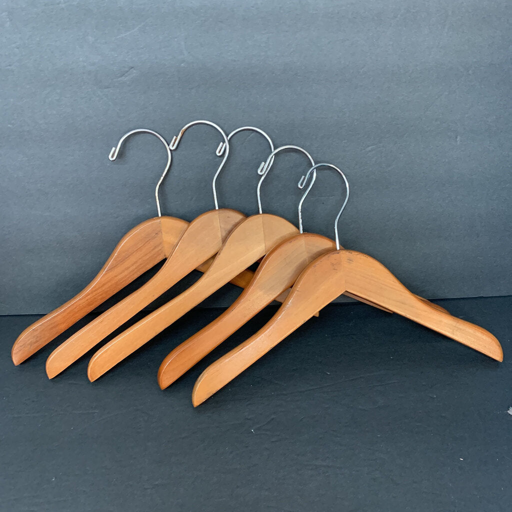 5pk. wooden kids hangers