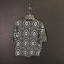 Load image into Gallery viewer, 3/4 Sleeve Cardigan
