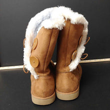Load image into Gallery viewer, jrs fuzzy boots
