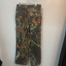 Load image into Gallery viewer, camo pants
