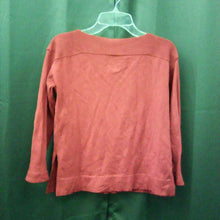 Load image into Gallery viewer, 3 gold buttons sweater
