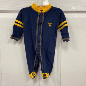 "WV" button up outfit