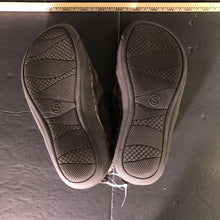 Load image into Gallery viewer, Boy&#39;s Shoes
