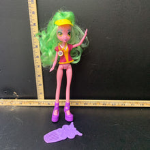 Load image into Gallery viewer, doll w/accessories
