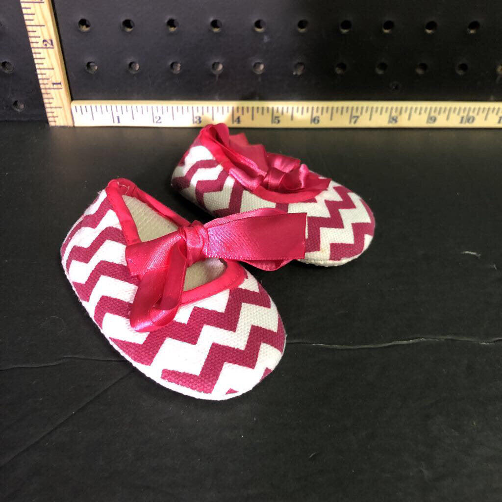 Girl's Chevron shoes w/ribbons