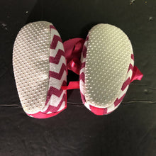 Load image into Gallery viewer, Girl&#39;s Chevron shoes w/ribbons
